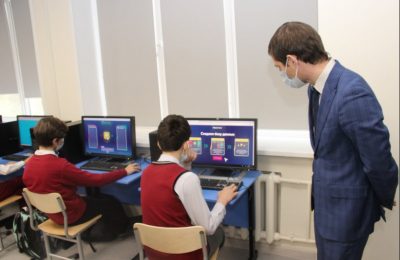 Новосибирским школьникам представили искусственный интеллект в рамках акции «Урок цифры»