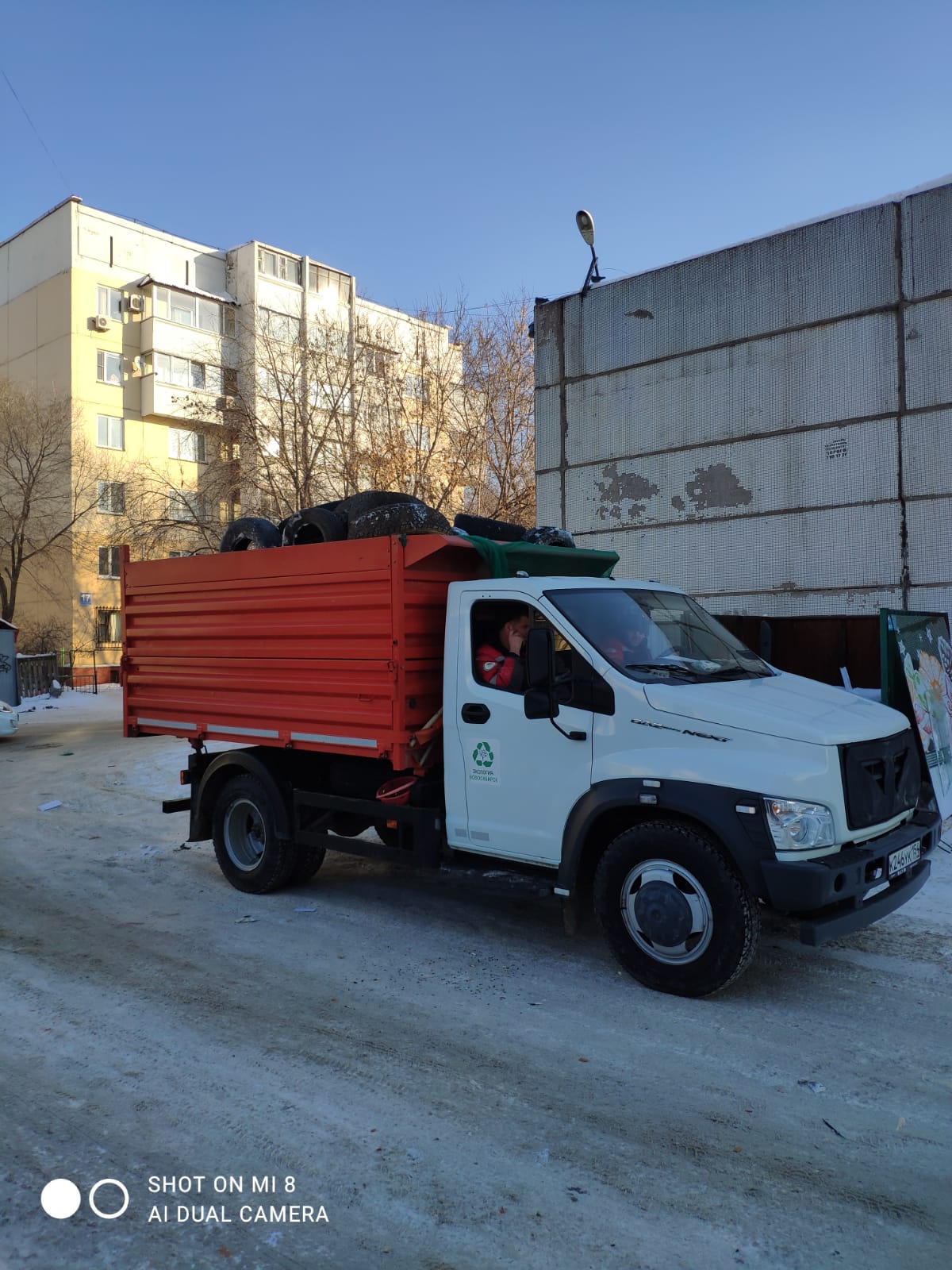 Региональный оператор продлил акцию по сбору отработанных автомобильных шин  с контейнерных площадок города! - suzungazeta.ru