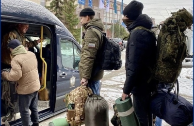 Активисты Молодой Гвардии Единой России и Волонтерской роты отправились добровольцами в зону СВО