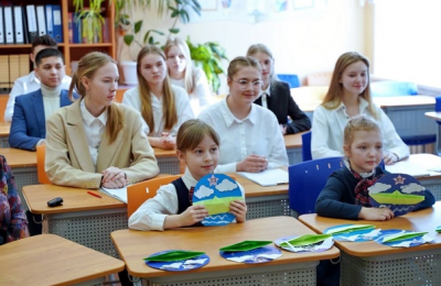 Новосибирские школьники поздравили учеников Беловодского района с Днём защитника Отечества