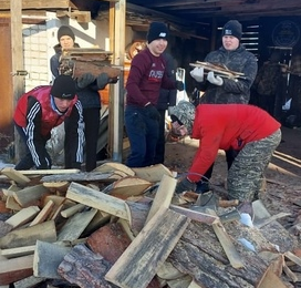 Помочь и ничего  не просить взамен