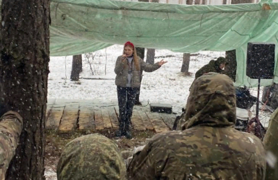 Не передать словами: новосибирская певица Анастасия Трубенкова рассказала о поездке на Донбасс