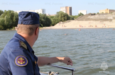 МЧС России напоминает жителям Новосибирской области об опасности купания в необорудованных местах