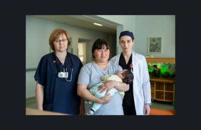 Врачи двух новосибирских клиник спасли младенца с редчайшей патологией