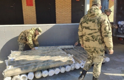 Две тонны кевларовой ткани для бронежилетов отправили из Новосибирска бойцам СВО