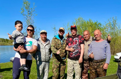 Неравнодушные рыбаки выпустили мальков щуки в водоём села Шипуново