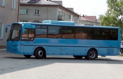 Новый комфортный автобус подарили детям Сузунского района