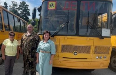 Малышевская школа получила новый школьный автобус
