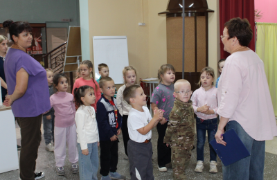 Необычный спектакль: Колобок – проводник в мир безопасности