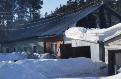 Огнём поврежден двухквартирный дом в Сузуне