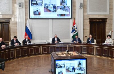 Губернатор Андрей Травников потребовал ужесточить контроль качества дорожных работ и неукоснительно соблюдать требования к подрядчикам