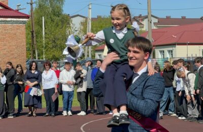 Отзвенели майские дни