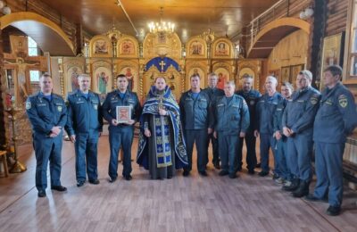 Сузунским пожарным передали икону «Неопалимая Купина»