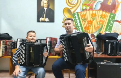 В Сузунскую детскую школу искусств поступило новое оборудование и музыкальные инструменты на сумму почти 2,8 млн рублей